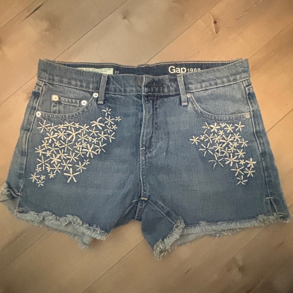 Gap Floral Embroidered Original Girlfriend Denim Shorts